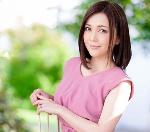 【初撮り】四十路の元美人アナウンサーがAVデビュー！長年見てなかったカメラの前でも臆することなく淫らｗ