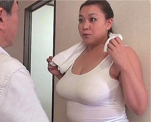 【嫁の母】卑猥すぎる爆乳な熟女義母に理性は限界！義父にバレないよう不倫を繰り返す娘婿