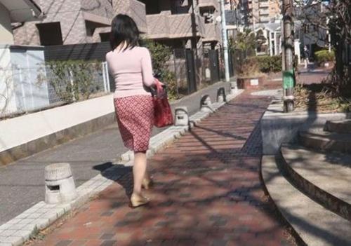 【おばさん、レイプ】拉致されヤリ部屋に連れ込まれ犯される熟女！「いやっ！どうしてこんな！あぁっ！うへぇ！」