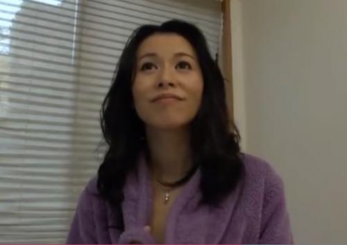 【熟女】井上綾子。スレンダー美乳のきれいなおばさんが久しぶりのセックスに期待しちゃってる表情がたまらんですね。