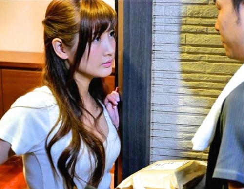 【NTR】無理やり犯されたチンポの感触が忘れられないドスケベ人妻、知らない男との情事を重ねる