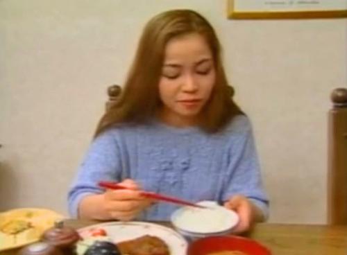 【義母と息子】三十路の巨乳で色っぽい熟女の身体に欲情した男が我慢できずにハメる！やや垂れた乳が激エロ！