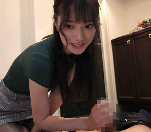 年下痴女OLに逆レイプ！淫語手コキで焦らされ狂う！「先輩、イキそうなんですか？」