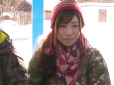 【マジックミラー号】マッサージに発情しちゃった素人娘が他人チンポを拒否出来ず中出し受け入れ！