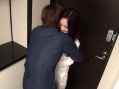 「来ちゃった…♡」イケメンの家にくるなり即ハメ始める爆乳セフレに中出し！