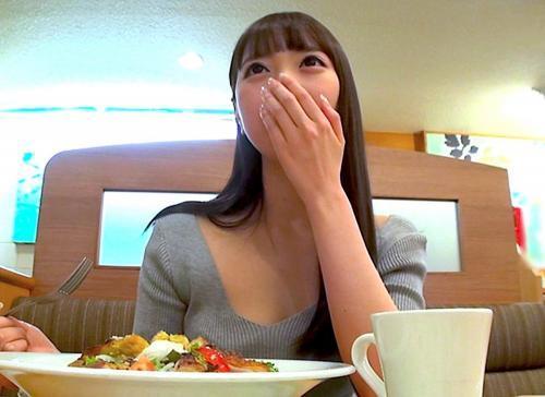 【素人ナンパ】「うそっ…中出し！？」ナンパした超かわいい20歳のキャバ嬢にメシおごったらヤリ部屋で中出しできた！