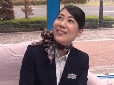 マジックミラー号　心優しいスチュワーデスが出勤前に童貞チンポを筆下ろし！！