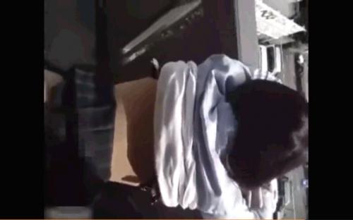 【個人撮影】スマホで生々しいセックスを撮影…！めっちゃ感じてるJKのおっぱいもヤバいっす…！