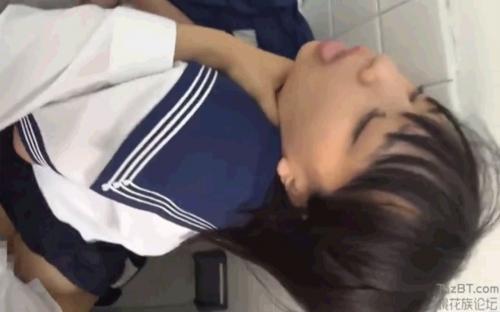 【あべみかこ】公衆トイレで生々しい援助交際開始…何度もイキまくって…ここのトイレの常習犯…ヤバい…