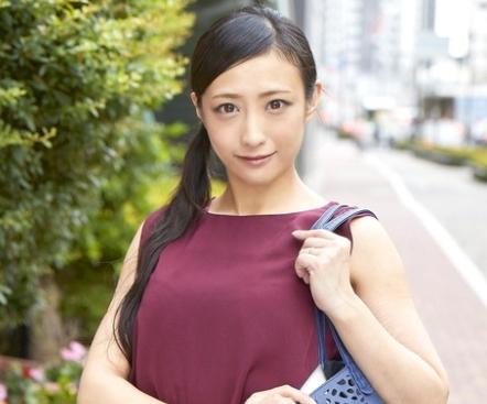 《マジックミラー号》「どっちでイってるかわかな～い！」美人ママが初めてアナル責められ2穴同時挿入で絶頂アクメ