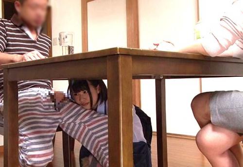 嫁の妹に小便を飲まされたり肉棒をシコシコされる痴女プレイ！