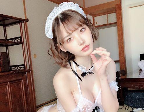 【深田えいみ】スレンダーなメイド美女が中年オヤジと激しい種付けプレス！