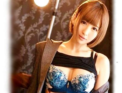 【夏希みなみ】大人のフェロモン溢れる27歳の生保レディがスタイル抜群の美ボディでゴム無しプレイ！