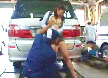 ＜七瀬あさ美＞自動車修理工場で働く女子社員が整備現場の死角で裸体を犯される！
