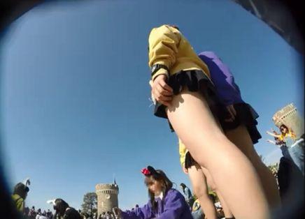 《パンツ盗撮》ネズミの夢の国は、パンツ盗撮魔にとっても夢の国だった！少女たちのパンツがいっぱい♥♥