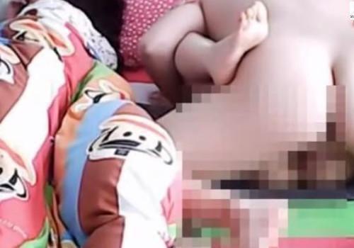 《素人動画》子供が寝てるすぐ横で、全裸種付けプレスセックスする普通の夫婦のプライベート映像！奥さんの顔見えそう