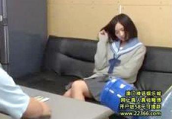 『何言ってるか全然分かりませ～ん』反省０のビッチ万引き女子校生を、無理やりパンツを脱がしクンニして涙の土下座謝罪させる