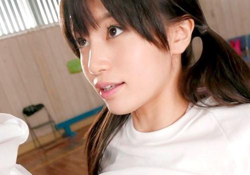 『ねぇ♥…私とヤラない？♥♥♥』転校してきた現役グラドルが、男子を誘惑しまくり、学校でセックス三昧www