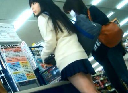 どうせ見るなら可愛い子！スーパーで見かける美少女JKのパンツを見たい一心で追いかけてみましたww