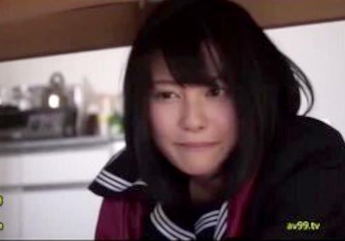 『もっと舐めていいよ♥』セーラー服の美少女が剛毛マ〇コを変態おやじに激舐めされ、デカチンぶち込みガン突きされまくってる