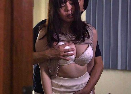 『私の妻を抱いてください!』障害で妻を抱けない夫からの、お願いに巨マラで応じる絶倫男！