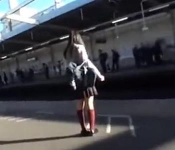 JK痴漢！？通勤電車の中は危険がいっぱい