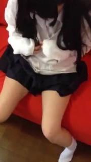 中○生！？ロリな身体の少女と野外でえっちｗ地元の知り合いにバレないように制服半脱ぎで青姦！