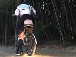 キメセク！？サドルに仕込まれた媚薬のせいで制服JKが精神崩壊ｗ青姦レイパーに捕まるｗｗ
