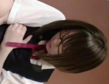中○生！？大人しそうな眼鏡JCによるオナニー実演流出動画ｗｗ