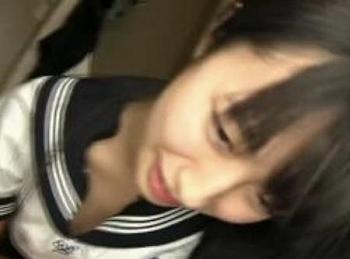 中○生3P動画！？レイプ気味に女の子と制服のままエッチｗ
