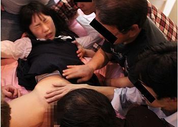 中○生レイプ動画！？ヤンチャな男達に絡まれおとなしいロリJCが拉致輪姦される?