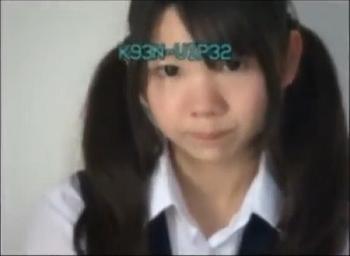 素人流出！？中○生な制服の女の子がおじさんにイカされ中出しされる流出動画