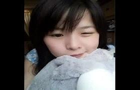 激ロリアウト動画！？ライブチャットで女児がふくらみかけボディを晒すｗ