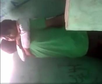 中○生！？同級生と学校の物陰でハメ撮りするカップルｗきっちり盗撮されて流出しちゃったｗｗ