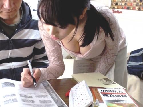 『もぉ！やめなさいっ！』現役女子大生の美巨乳家庭教師が逃げ場のない教え子の部屋で思春期チンポに無理矢理犯される！