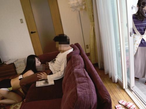 【あべみかこ】超絶淫乱ビッチ娘がつるぺたパイパンロリボディで友達の父親を誘惑♥友達やお母さんの目を盗んで膣内射精SEX♥