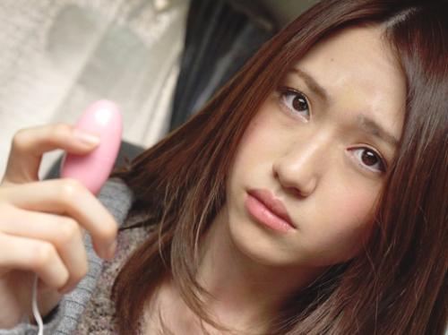 【風見あゆむ】街行く超スレンダーボディの美尻娘をナンパ！初めてだというローターに興味津々♡