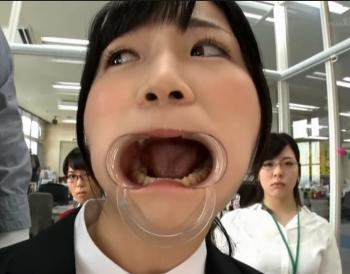 口の中に興奮する！口腔フェチの人は必見の究極のフェチ動画！