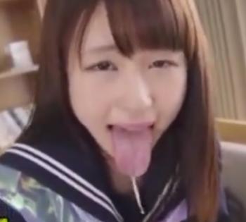 【土屋あさみ】清純そうなjkが慣れない手つきでフェラ抜き！ご褒美に潮吹きのご褒美！