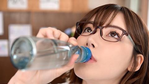 【深田えいみ】高速グラインド騎乗位でコンドームが破れるほど腰を振る巨乳女教師の媚薬ガンギマリセックス！