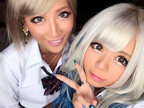 【AIKA/丸山れおな】中年オヤジにハメ撮りされながら4P乱交で中出しさせちゃう淫乱黒ギャルJKたちの援交セックス