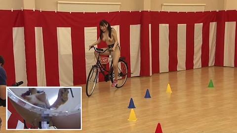 【浜崎真緒】電マ付き自転車に乗って潮吹きチャレンジする謎企画に巨乳美女が挑戦した結果www
