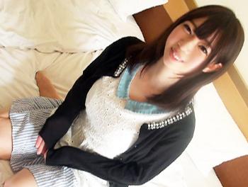 『ぽっちゃりロリ美巨乳の女子大生を騙す！』素人ナンパ企画ｗ素股から生パコ中出しセックス！ワキ舐め足舐めに感じちゃう//♥