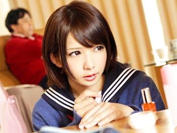 『畳がびしょ濡れ/♥』コタツの中のパンチラにムラッｗクンニと手マンで潮吹きｗド淫乱な美少女JK！声我慢で中出しセックス