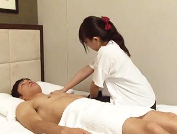 【ビジネスマッサージ】『ダメだよぉ…//♥』純粋な新人で可愛い無毛パイパン童顔ロリ美少女！お客さんに惚れちゃった！？