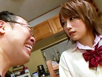 盗撮してた学園理事と父親が暴走！！クンニや騎乗位セックスしながらフェラとか女子校生の娘と3Pだと！？近親相姦やんｗ♡