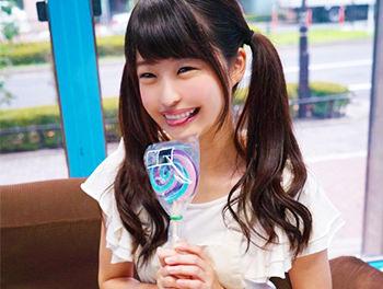 『気持ち良い…//♡』笑顔が可愛い10代のロリっ娘が騎乗位で突かれてエッチな声が漏れまくり！！