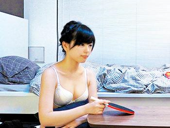 『盗撮！可愛いすぎ！恥ずかしそうに美巨乳おっぱいを隠す美少女！』抵抗してたのにキスしたらエロスイッチが入ったみたい//♥