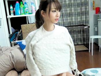 『我慢しないとダメだよｗ』美少女がライブチャット中に乳首責めしながら手コキ！ノーハンドフェラや騎乗位もエロ過ぎ！ｗ//♥