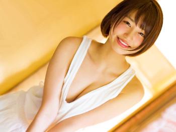 芸能人級にクッソ可愛い♥ロリ巨乳美少女が週刊プレイボーイのグラビアを飾った後に大量潮吹き痙攣セックスで衝撃のデビュー！